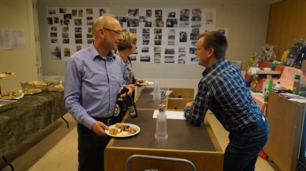 &quot;Salut til salen - her kommer Kuben&quot;. Foto: Preben Hamborg